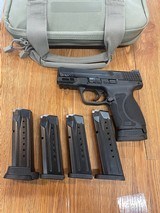 SMITH & WESSON M&P 9
M2.0 9MM LUGER (9X19 PARA) - 1 of 3