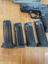 SMITH & WESSON M&P 9
M2.0 9MM LUGER (9X19 PARA) - 3 of 3