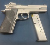 SMITH & WESSON 1006 10MM - 1 of 1