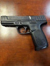 SMITH & WESSON SD40 .40 S&W - 1 of 3