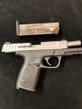 SMITH & WESSON SD9VE 9MM LUGER (9X19 PARA) - 1 of 3