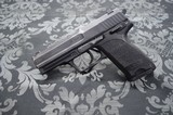 HECKLER & KOCH H&K USP .40 .40 S&W - 2 of 3