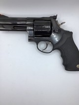 TAURUS 44 4" Ported .44 MAGNUM - 2 of 3