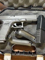 GLOCK 17 G17 GEN 4 9mm w/ 2 MAGS (POLICE TRADE-IN) 9MM LUGER (9X19 PARA) - 2 of 3