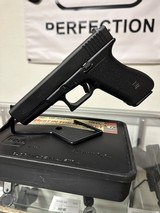 GLOCK G17 "GEN 2" 9MM LUGER (9X19 PARA) - 2 of 3