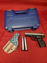 SMITH & WESSON SW9VE 9MM LUGER (9X19 PARA) - 1 of 3