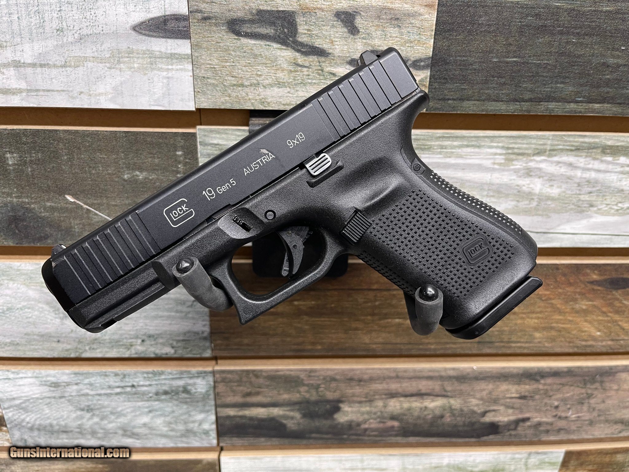 GLOCK 19 Gen5 9MM LUGER (9X19 PARA)