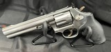 SMITH & WESSON 686-6 .357 MAG - 1 of 3