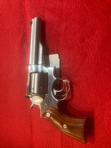 RUGER REDHAWK STAINLESS .357 MAG - 1 of 3