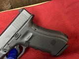 GLOCK 22 G22 full size Gen 4 .40 S&W - 2 of 3