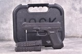 Glock G22Gen 4 .40 S&W - 1 of 3