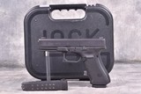 Glock G22Gen 4 .40 S&W - 1 of 3
