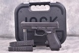 Glock G22Gen 4 .40 S&W - 1 of 3
