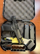 GLOCK 19 19 Gen 5 9MM LUGER (9X19 PARA) - 1 of 3