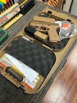 GLOCK 19 G19x FDE 9MM LUGER (9X19 PARA) - 1 of 3