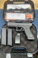 GLOCK 22 G22 full size gen 3 .40 CALIBER