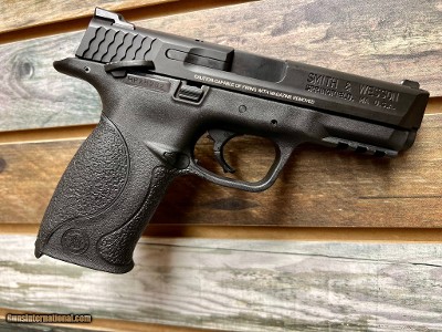 SMITH & WESSON M&P 40 .40 S&W