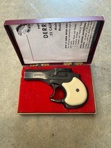 HI-STANDARD DERRINGER .22 WMR - 1 of 3