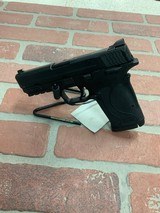 SMITH & WESSON 9 Shield EZ M2.0 9MM LUGER (9X19 PARA) - 1 of 3