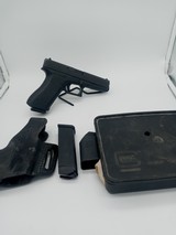 GLOCK 22 .40 S&W - 2 of 2