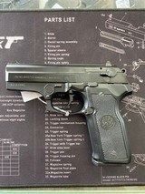 BERETTA 8000 COUGAR F 9MM LUGER (9X19 PARA) - 1 of 3