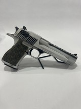 MAGNUM RESEARCH DE50 Desert Eagle .50 AE - 2 of 3