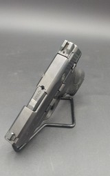 SMITH & WESSON M&P 40 SHIELD .40 S&W - 2 of 3