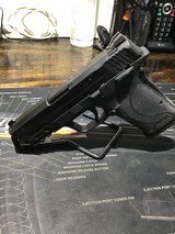 SMITH & WESSON ez shield .9mm 9MM LUGER (9X19 PARA) - 1 of 2