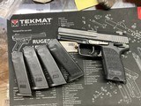 HECKLER & KOCH H&K USP .40 .40 S&W - 1 of 2