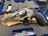 SMITH & WESSON 686 .357 MAG - 1 of 3