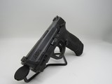 SMITH & WESSON M&P40 .40 S&W - 2 of 3