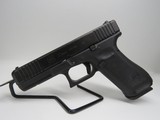 GLOCK 22 G22 Gen 5 .40 S&W - 1 of 3