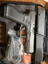 GLOCK G17 GEN 5 POLICE TRADE IN 9MM LUGER (9X19 PARA) - 1 of 3