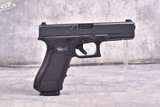 Glock G22Gen 4 .40 S&W - 2 of 3