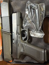 GLOCK G17 GEN 5 POLICE TRADE IN 9MM LUGER (9X19 PARA) - 1 of 3