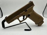 GLOCK 19X Coyote Brown 9MM LUGER (9X19 PARA) - 1 of 3