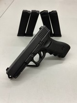 GLOCK 17gen 3 9MM LUGER (9X19 PARA) - 1 of 3