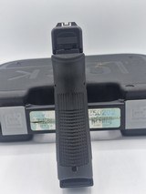 GLOCK G22 GEN 3 .40 S&W - 3 of 3