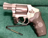 SMITH & WESSON 642-2 airweight crimson trace laser grip 163811 .38 SPL +P - 1 of 3