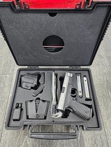 SPRINGFIELD ARMORY XDM .40 S&W