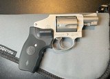 SMITH & WESSON 642-2 Airweight w/ laser grips .38 SPL - 1 of 2