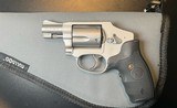 SMITH & WESSON 642-2 Airweight w/ laser grips .38 SPL - 2 of 2