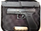 GLOCK 22 G22 Gen 5 .40 S&W - 1 of 3