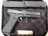 GLOCK 22 G22 Gen 5 .40 S&W - 2 of 3