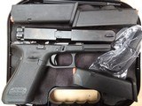 GLOCK 22 G22 Gen 5 .40 S&W - 3 of 3