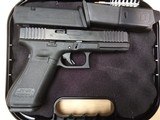 GLOCK 22 G22 Gen 5 .40 S&W - 2 of 3