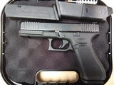 GLOCK 22 G22 Gen 5 .40 S&W - 1 of 3