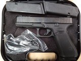 GLOCK 22 G22 Gen 5 .40 S&W - 1 of 3