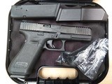 GLOCK 22 G22 Gen 5 .40 S&W - 2 of 3