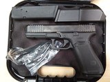 GLOCK 22 G22 Gen 5 .40 S&W - 1 of 3